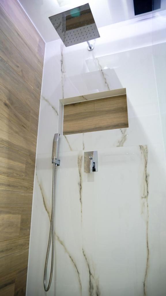 P & K Design Ltd Flats By Rentals Pro Services - Nea Moudhania Exteriör bild